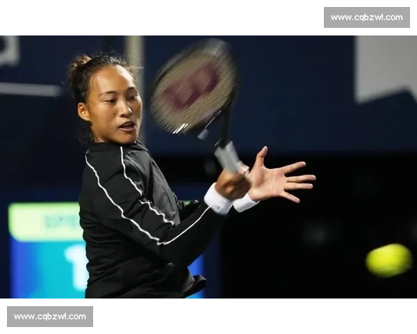 郑钦文首入温网夺冠前十却再遭一轮游！萨巴伦卡领跑热门榜，莱巴金娜成最大黑马