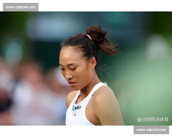 郑钦文首入温网夺冠前十却再遭一轮游！萨巴伦卡领跑热门榜，莱巴金娜成最大黑马